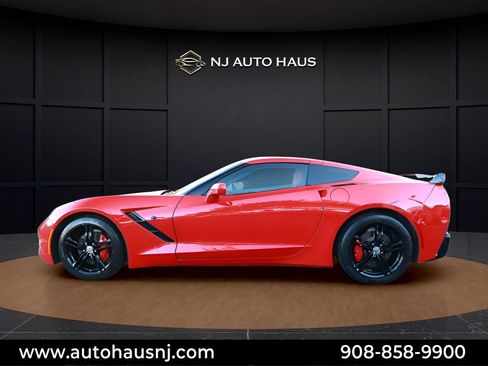 Used 2016 Chevrolet Corvette Stingray Coupe RWD image 3