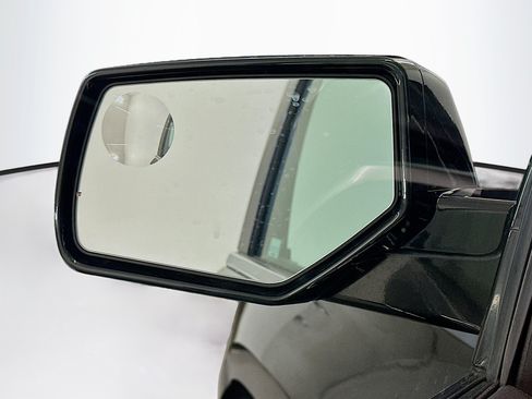 Used 2019 Chevrolet Tahoe LT AWD/4WD image 16