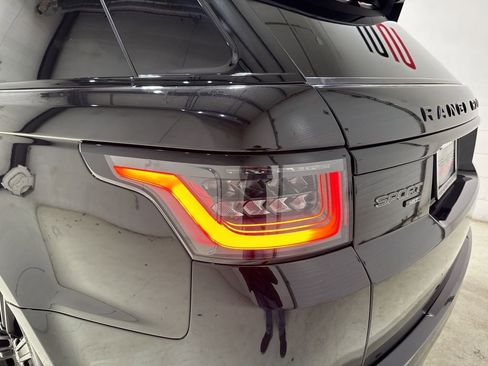 Used 2020 Land Rover Range Rover Sport HST image 10