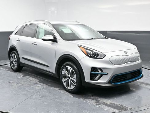 Used 2020 Kia Niro EX w/ Cold Weather Package image 3