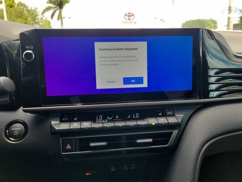 Used 2026 Toyota Camry SE w/ Multimedia Upgrade Package image 11