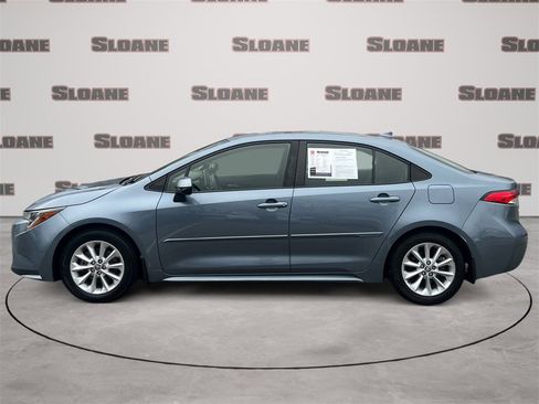 Used 2021 Toyota Corolla LE image 2