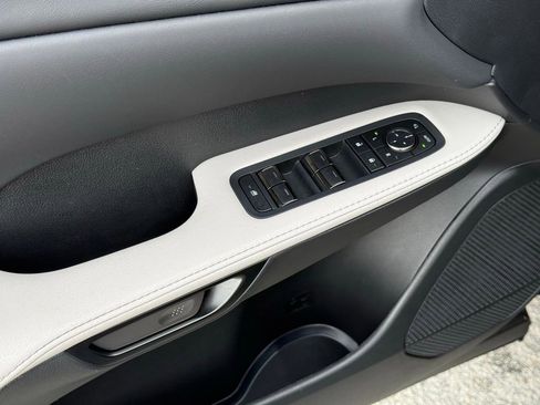 Used 2025 Lexus RX 350 Premium w/ Accessory Package (Z1) image 23