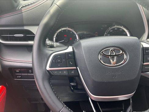 Used 2023 Toyota Highlander XSE AWD/4WD image 23