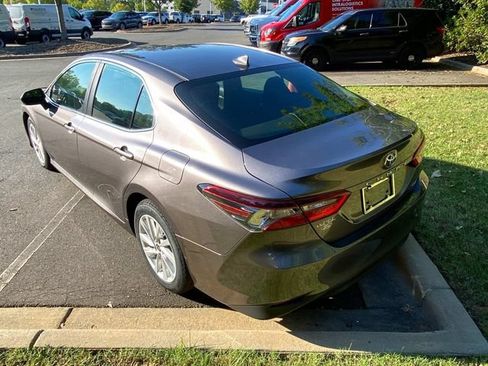 Used 2021 Toyota Camry LE w/ Convenience Package FWD image 29