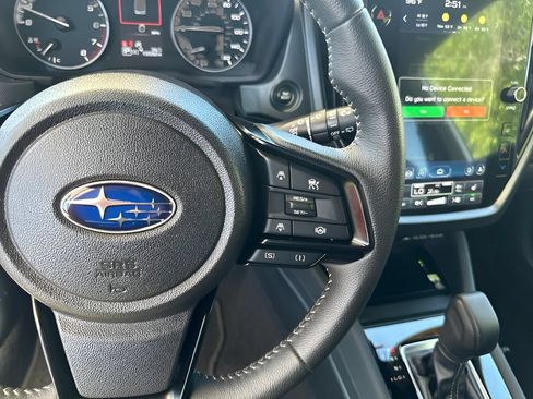 Used 2025 Subaru Forester Premium AWD/4WD image 15