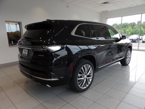 Used 2025 Buick Enclave Avenir w/ Super Cruise Package image 6