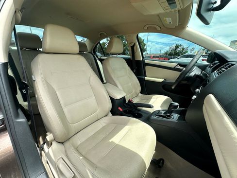 Used 2012 Volkswagen Jetta SE image 11