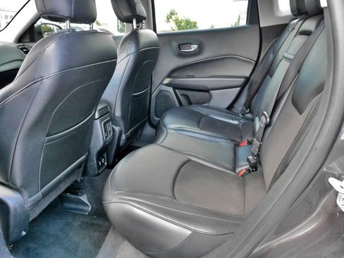 Used 2019 Jeep Compass Latitude FWD image 17