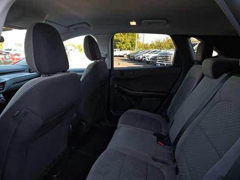 Used 2022 Ford Escape SE image 16