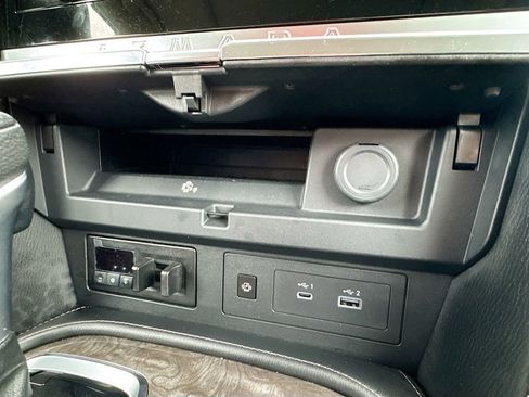 Used 2024 Nissan Armada Platinum w/ Captain's Chairs Package image 26