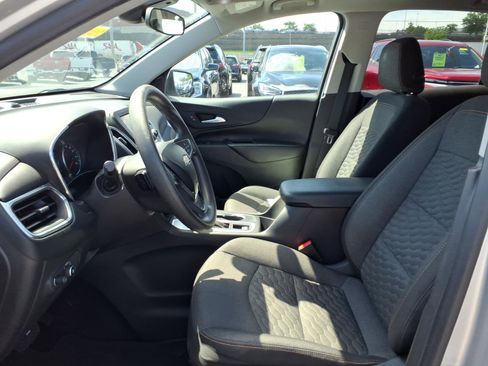 Used 2021 Chevrolet Equinox LT FWD image 23