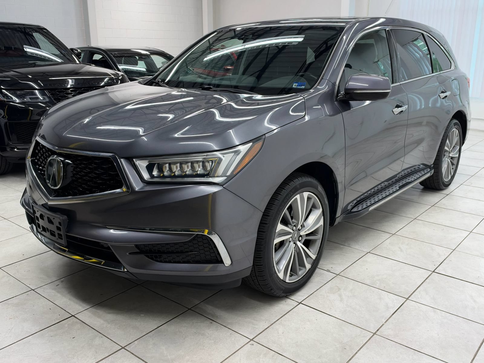Used 2017 Acura MDX w/ Tech & Entertainment Pkg AWD/4WD image 3