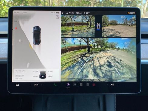 Used 2025 Tesla Model Y Long Range image 22