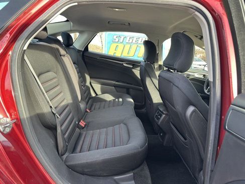 Used 2016 Ford Fusion SE w/ Equipment Group 201A image 16