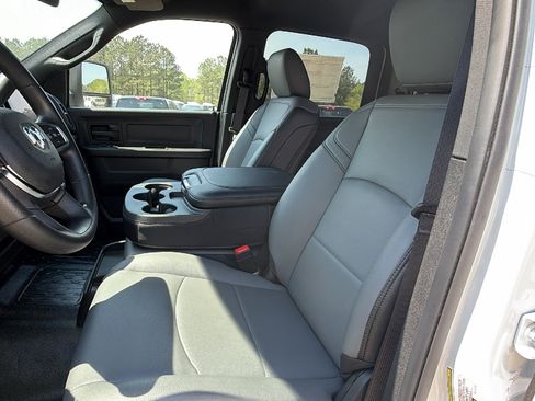 New 2026 RAM 5500 Tradesman w/ Chrome Appearance Group AWD/4WD image 18