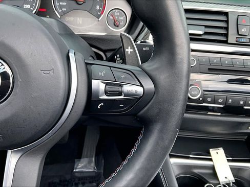 Used 2020 BMW M4 Convertible w/ Competition Package image 22