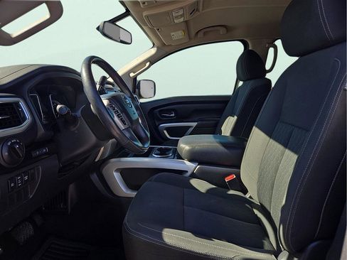 Used 2017 Nissan Titan SV image 13