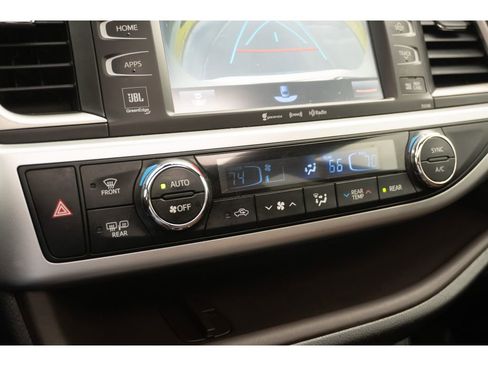 Used 2017 Toyota Highlander Limited Platinum AWD/4WD image 25