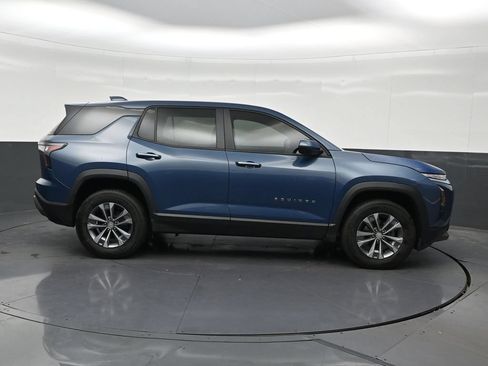 Used 2025 Chevrolet Equinox LT w/ Safety and Technology Package FWD image 7