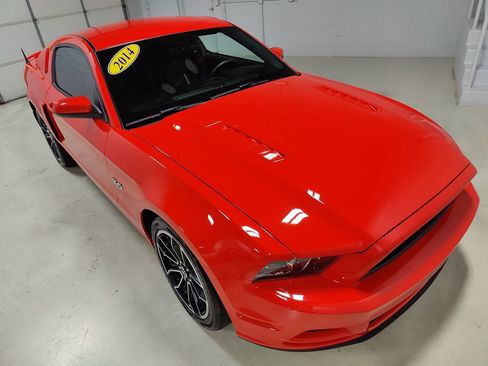 Used 2014 Ford Mustang GT Premium RWD image 2