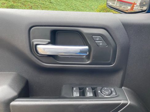 Used 2023 Chevrolet Silverado 1500 Custom AWD/4WD image 23
