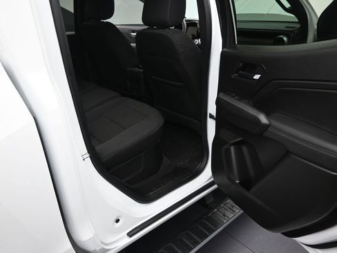 Used 2024 Chevrolet Colorado LT w/ LT Convenience Package image 15