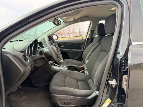 Used 2016 Chevrolet Cruze LT image 7