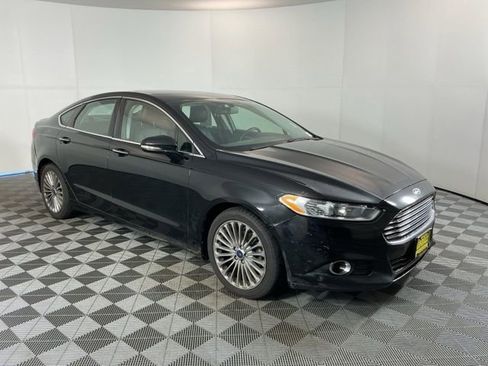 Used 2016 Ford Fusion Titanium image 3