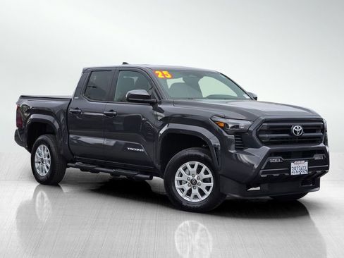 Used 2025 Toyota Tacoma SR5 AWD/4WD image 1