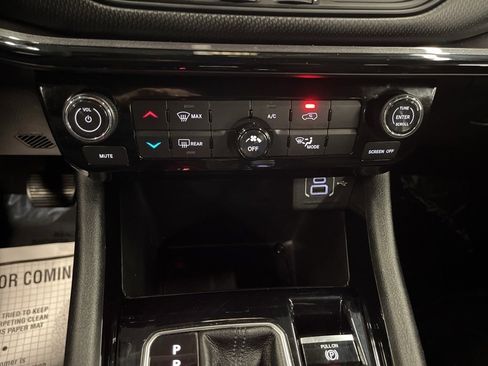 Used 2022 Jeep Compass Latitude image 22