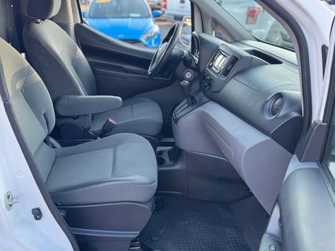 Used 2018 Nissan NV200 SV image 24