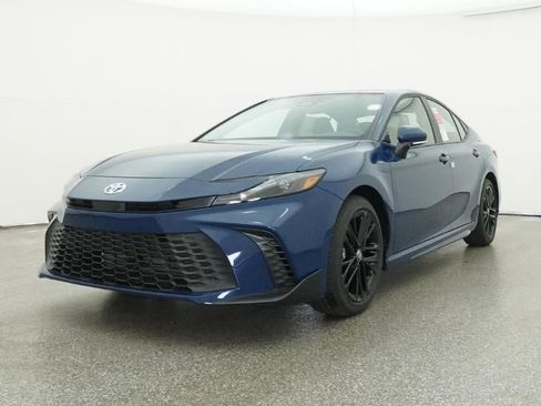 New 2026 Toyota Camry SE FWD image 32