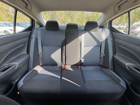 Used 2025 Nissan Versa SV image 34