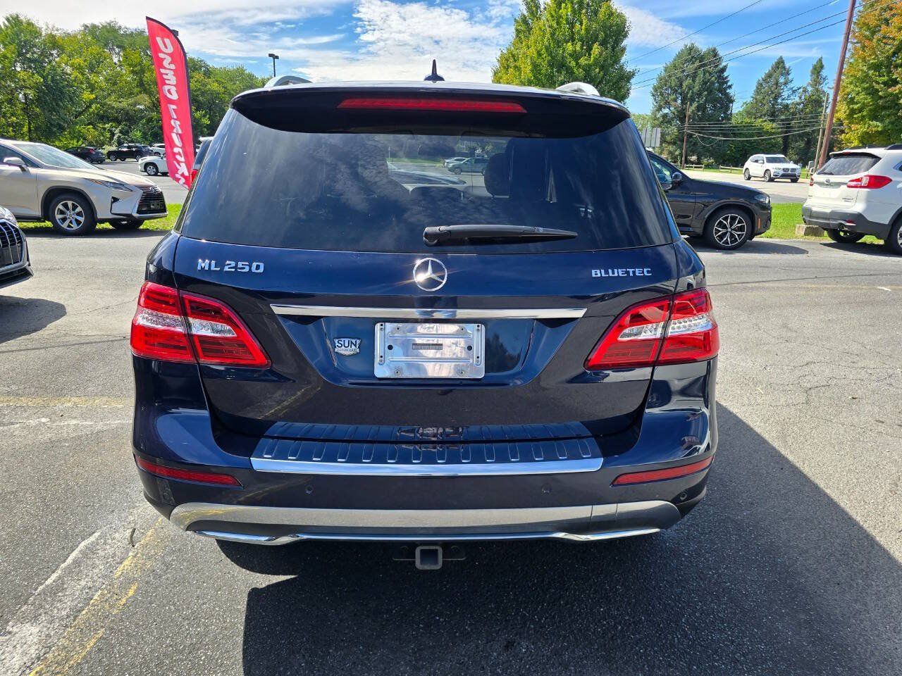 Used 2015 Mercedes-Benz ML 250 BlueTEC 4MATIC image 4