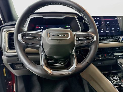 Used 2024 GMC Canyon Denali AWD/4WD image 11