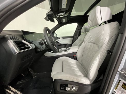 Used 2026 BMW X5 M60i w/ M Sport Professional Package image 16