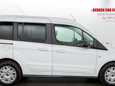 Used 2016 Ford Transit Connect XLT image 15