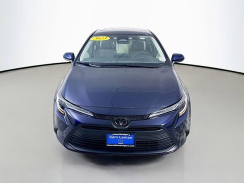 Used 2023 Toyota Corolla LE image 2