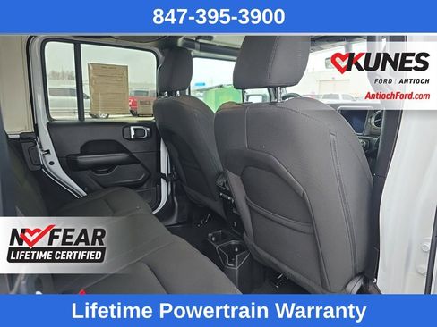 Used 2023 Jeep Wrangler Sahara image 27