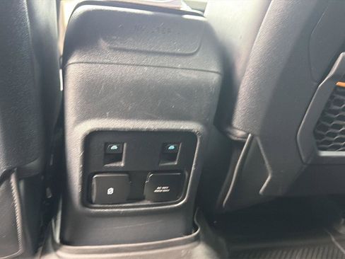 Used 2022 Ford Bronco Badlands image 23