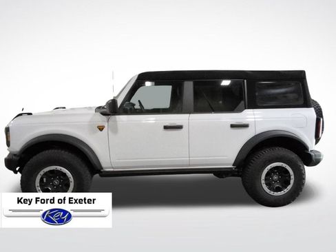 Used 2023 Ford Bronco Badlands w/ Sasquatch Package AWD/4WD image 9