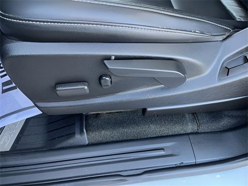 Used 2018 GMC Canyon SLT w/ Driver Alert Package image 10