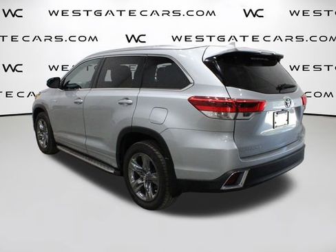 Used 2017 Toyota Highlander Limited Platinum image 3