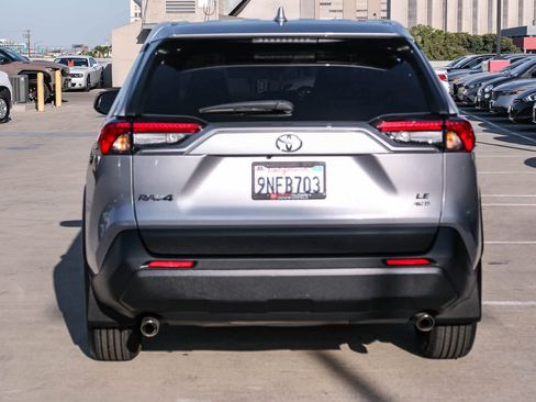 Used 2024 Toyota RAV4 LE AWD/4WD image 5