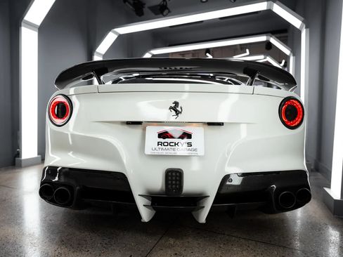 Used 2015 Ferrari F12 Berlinetta image 16