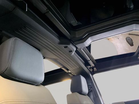 Used 2026 GMC Hummer EV SUV AWD/4WD image 12
