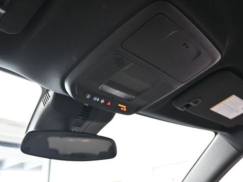 Used 2024 Chevrolet Traverse LT image 27