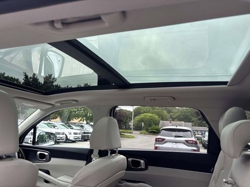 Used 2025 Kia Sorento S w/ Panoramic Sunroof Package image 10