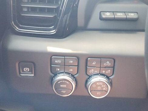 Used 2026 GMC Sierra 3500 AT4 w/ AT4 Premium Plus Package AWD/4WD image 23